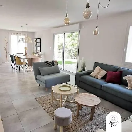 La Maison Familiale Pour 8 Proche De La