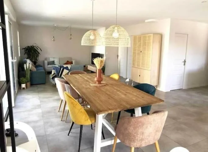 La Maison Familiale Pour 8 Proche De La Vakantiehuis *