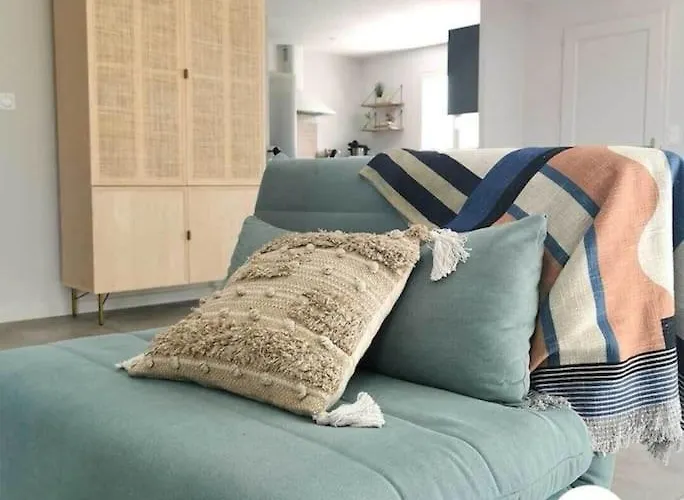 La Maison Familiale Pour 8 Proche De La