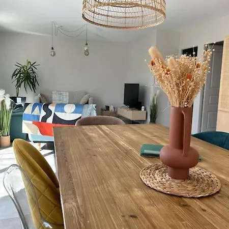 La Maison Familiale Pour 8 Proche De La